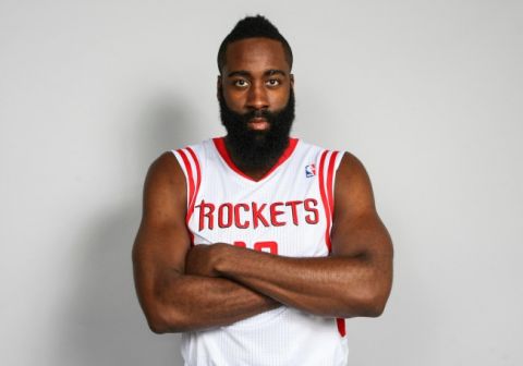 Houston Rockets shooting guard James Harden should replace Kobe Bryant as a starter on the 2015 NBA All-Star Western Conference team.