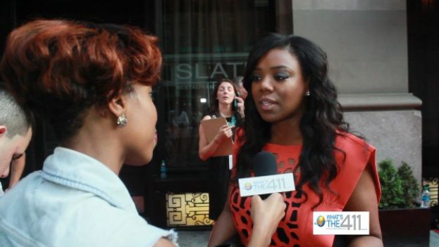 Meeka Claxton chats it up with What’s The 411 Crystal Lynn on the red carpet at Justin Tuck’s R.U.S.H for Literacy fundraising event