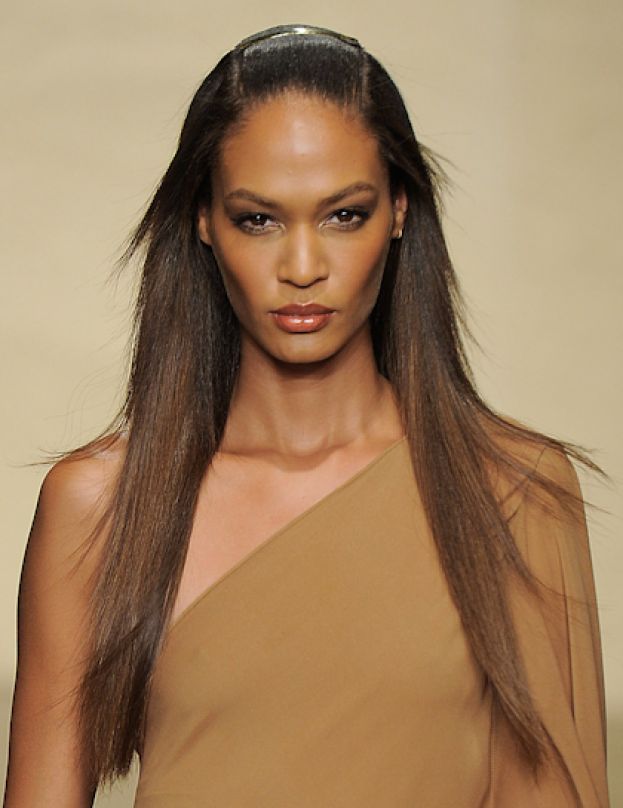Warm, sand brown, makeup trends for Spring 2015