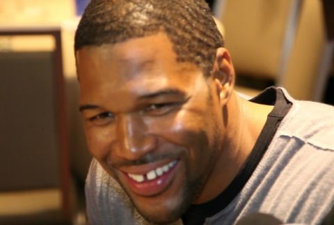 Former New York Giants defensive end and television personality, Michael Strahan, talking with What's The 411Sports reporter, Andrew Rosario