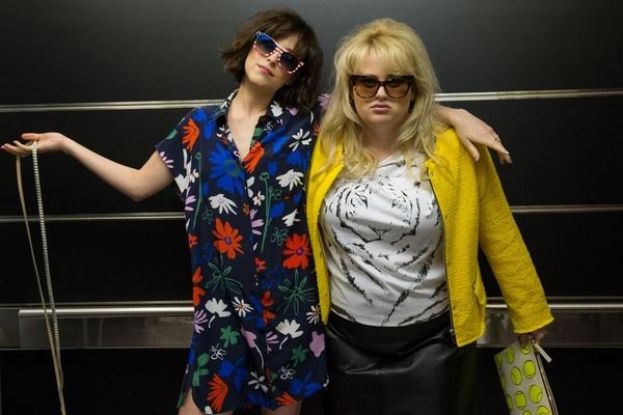 Dakota Johnson and Rebel Wilson in How To Be Single