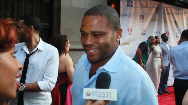 Anthony Anderson attends billiards tournament to raise money for Justin Tuck’s R.U.S.H for Literacy